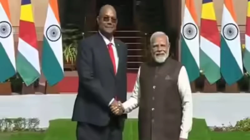 Prime Minister Narendra Modi meets  Seychelles President Patrick Herminie