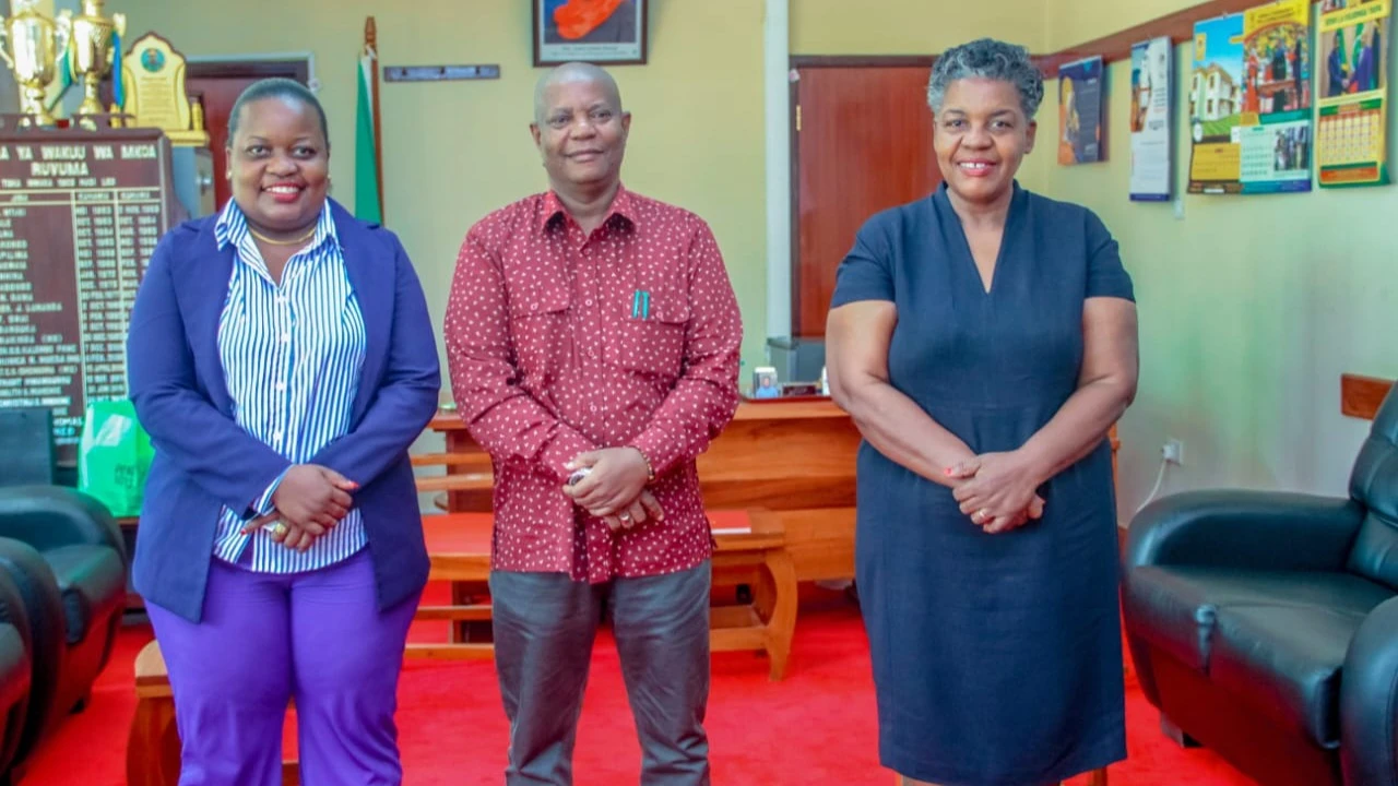 Ruvuma RC Ahmed Abbas Ahmed (center) with YOGE ED Philomena Mwalongo and TAMCODE ED Rose Ngunangwa after talks on the upcoming Voices for Water project in the region.