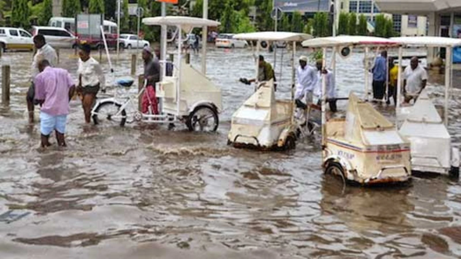 Ministry cautions on transport  disruptions as rains take hold
